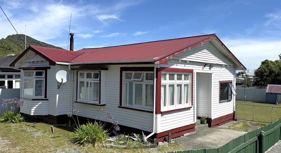  at 10 Ashmore Avenue, Cobden, Grey, West Coast