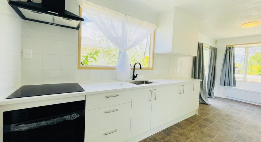  at 32 Blanche Way, Half Moon Bay, Auckland