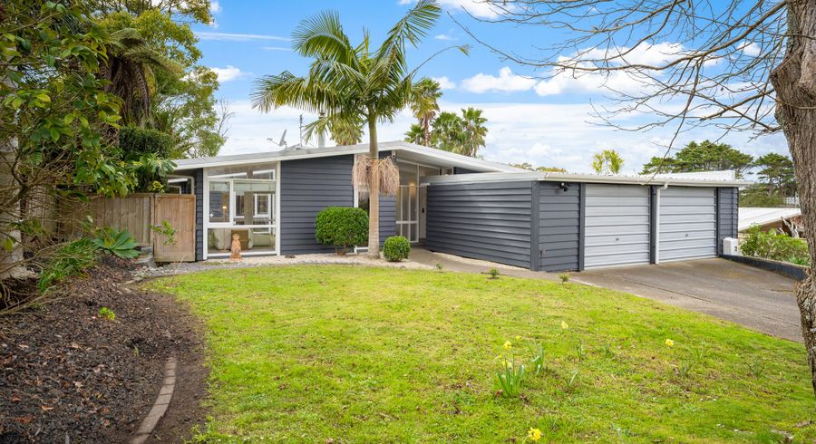  at 4 Gladys Avenue, Glenfield, Auckland