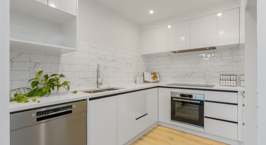  at 2/28 Alberta St, Point Chevalier, Auckland City, Auckland