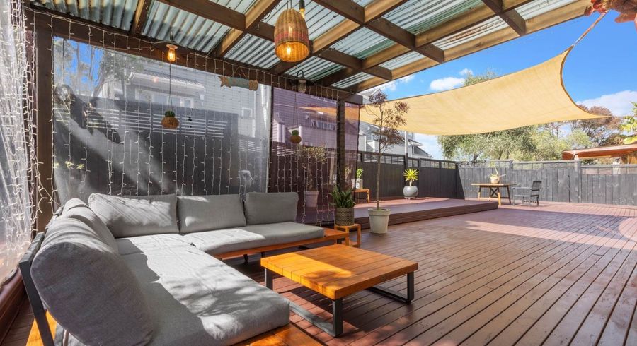  at 15 Belle Verde Drive, Sunnynook, Auckland