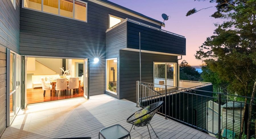  at 100 Hadfield Street, Beach Haven, North Shore City, Auckland