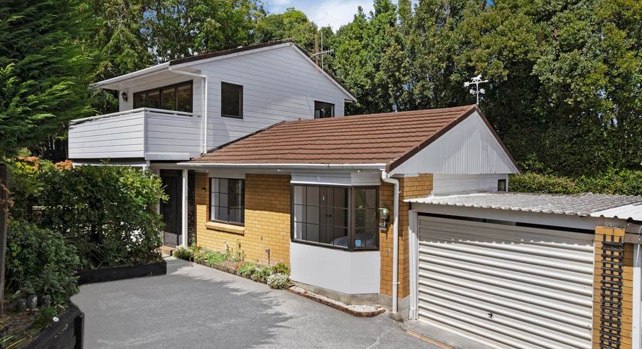  at 2/15 Micawber Place, Mellons Bay, Manukau City, Auckland