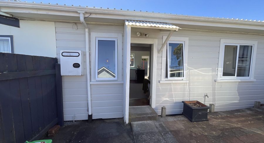  at 2/14 Karamu Street, Strandon, New Plymouth, Taranaki