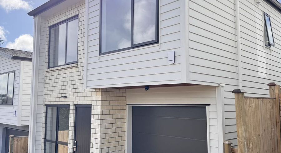 at 21C Barron Drive, Green Bay, Waitakere City, Auckland