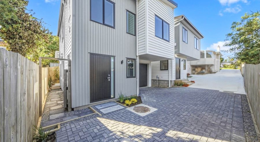  at 79C Girrahween Drive, Totara Vale, North Shore City, Auckland