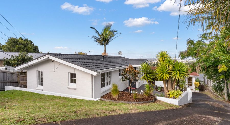  at 1/235 Sunset Road, Sunnynook, Auckland