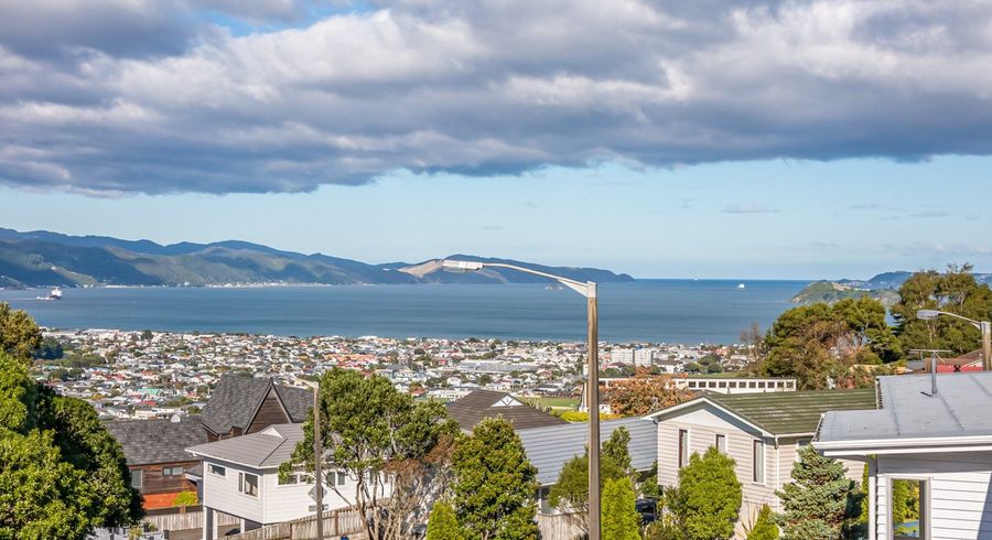  at 73 Miromiro Road, Normandale, Lower Hutt