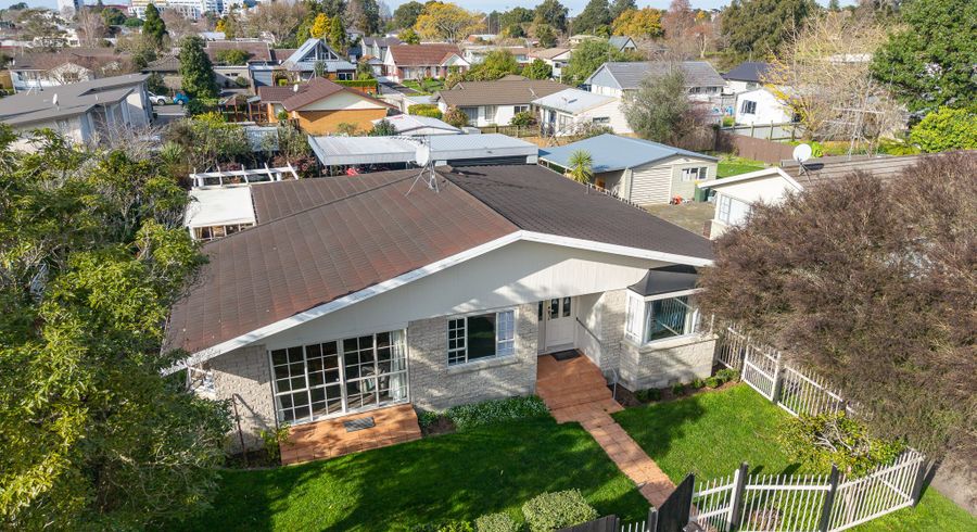  at 35 Alison Street, Hamilton Lake, Hamilton, Waikato
