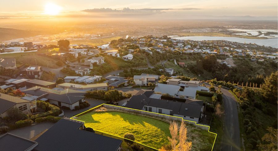  at 15 Stoneyridge Close, Mount Pleasant, Christchurch City, Canterbury