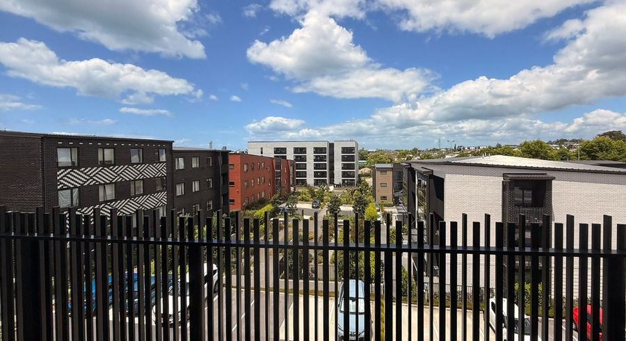  at 204/25 Potter Avenue, Northcote, North Shore City, Auckland