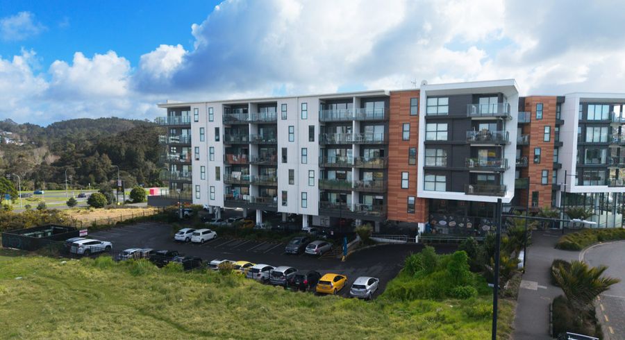  at 323/3 Kaipiho Lane, Albany, North Shore City, Auckland