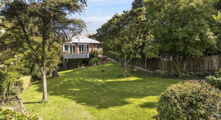  at 20 Como Street, Maori Hill, Dunedin