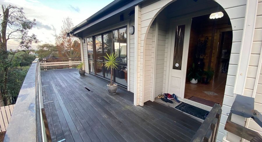  at 10 Lagoon Way, West Harbour, Waitakere City, Auckland