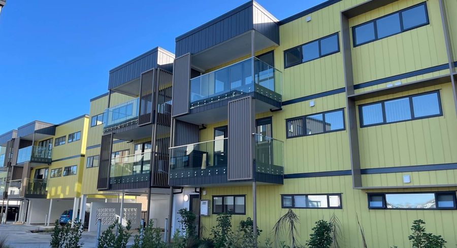  at 204/5 Newelm Lane, Flat Bush, Auckland