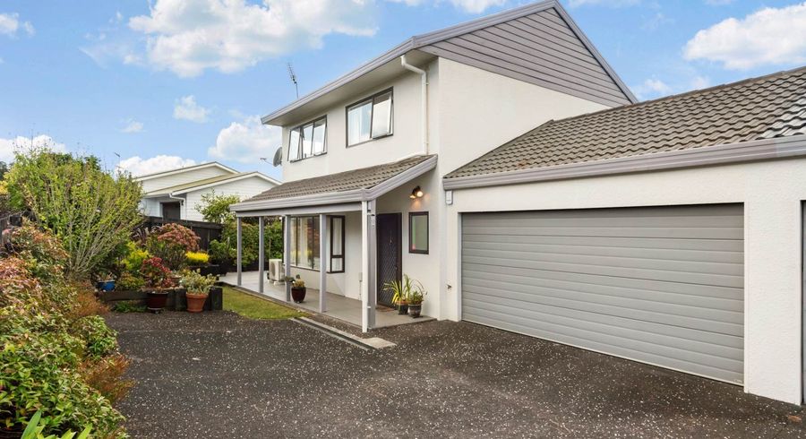  at 2/102 Manhattan Heights, Glendene, Waitakere City, Auckland