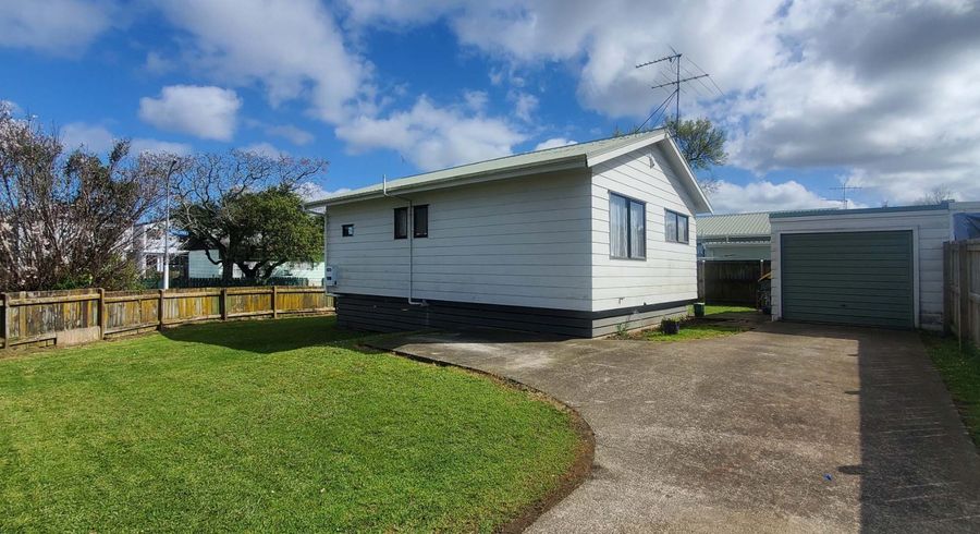  at 1/1 Wing Crescent, Papakura, Papakura