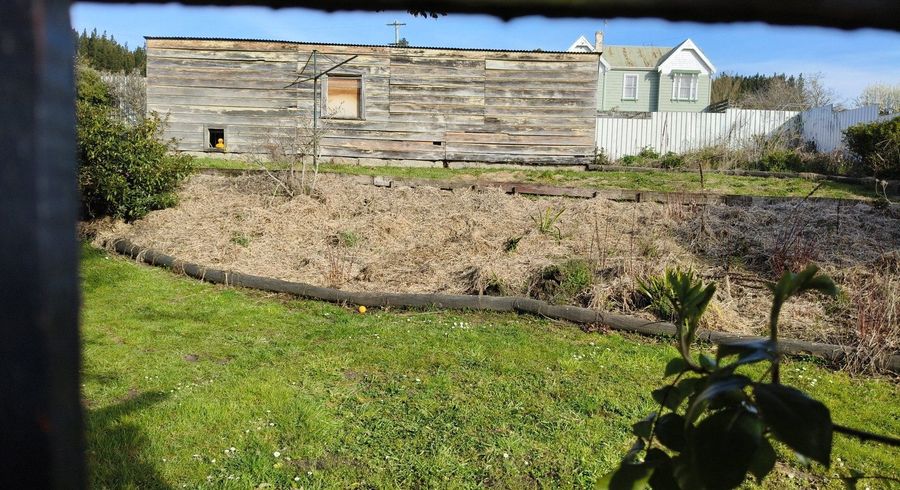  at 1 Pladda Street, Lawrence, Clutha, Otago