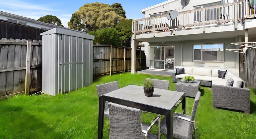  at Flat 1/242 Great North Road, Henderson, Waitakere City, Auckland