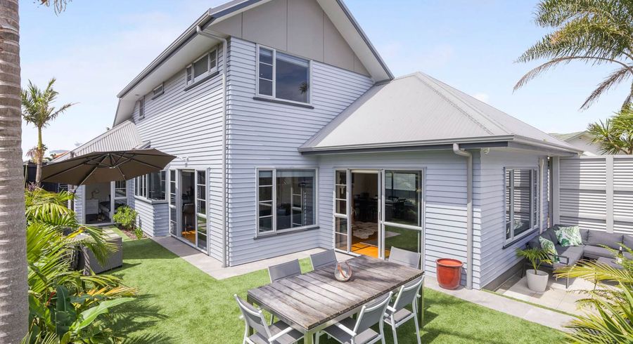  at 15B Lamia Place, The Gardens, Auckland