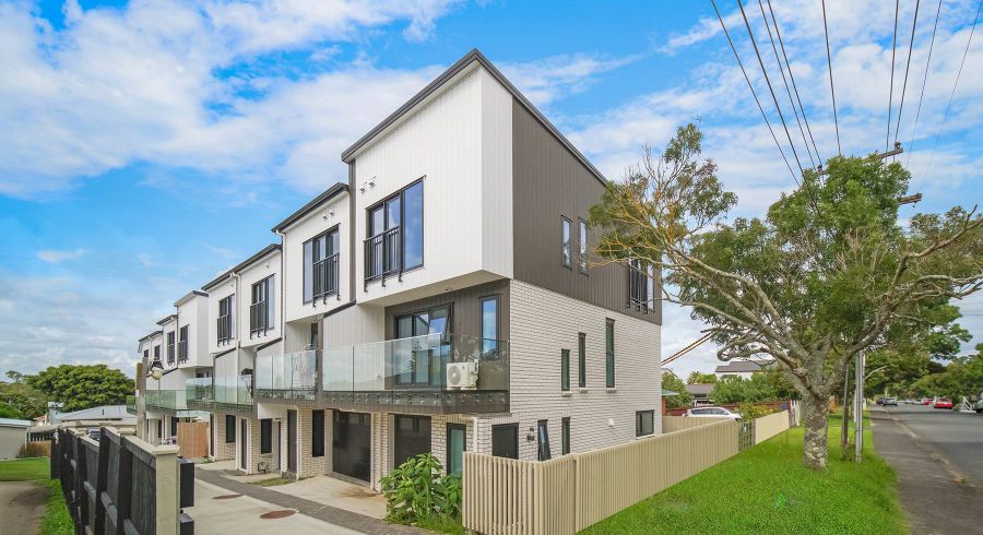  at 1/19 Camp Road, Mount Wellington, Auckland City, Auckland