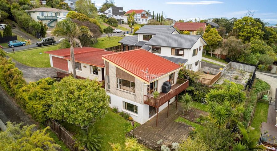  at 15 Montclair Rise, Browns Bay, Auckland