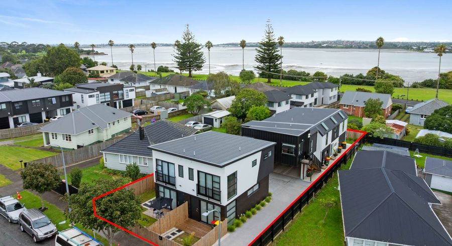  at 18F Pirangi Street, Point England, Auckland City, Auckland