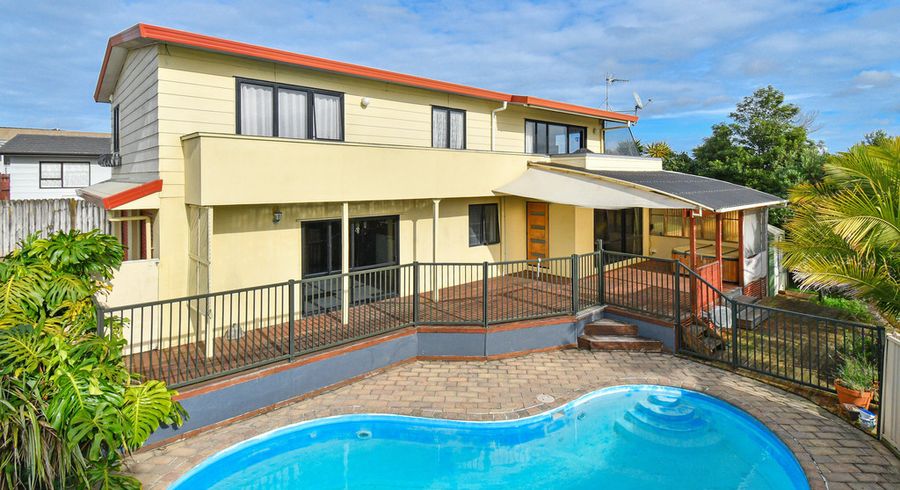  at 25 Greenstone Place, Clover Park, Auckland