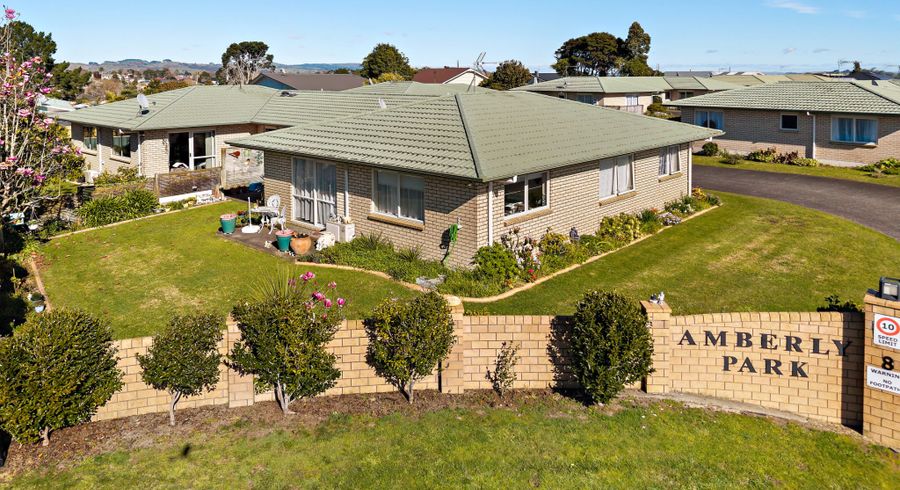  at 1/8 Village Place, Tuakau, Franklin, Auckland