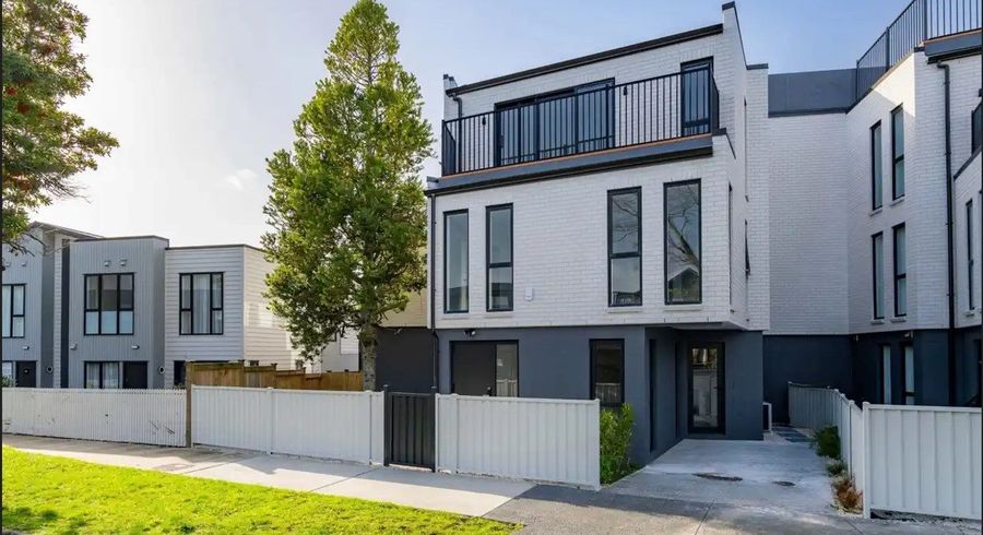  at 2B Dunkirk Road, Panmure, Auckland