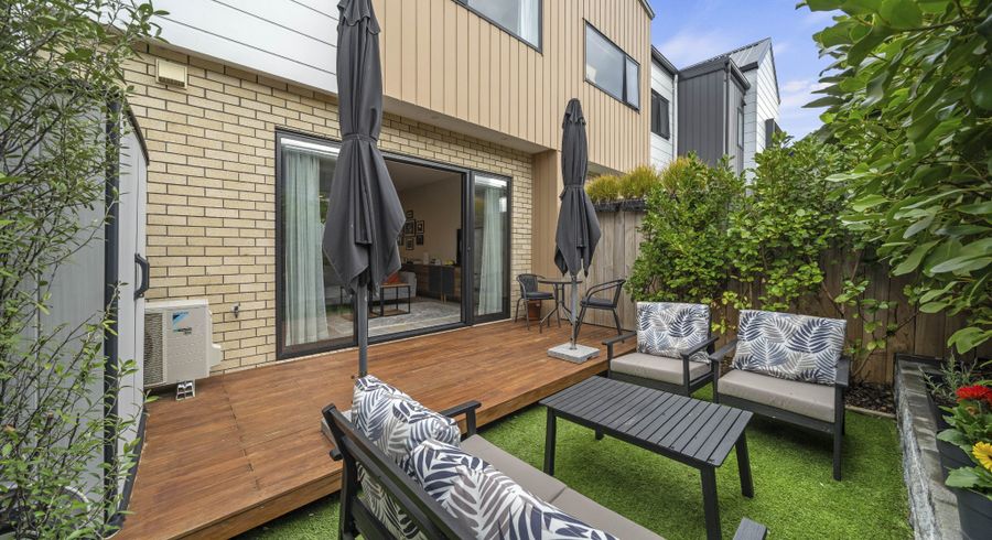  at 5/11 Karamu Street, Te Atatu Peninsula, Waitakere City, Auckland