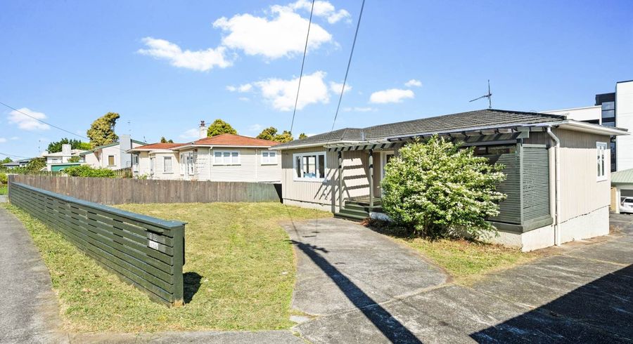  at 1/66 College Road, Northcote, North Shore City, Auckland