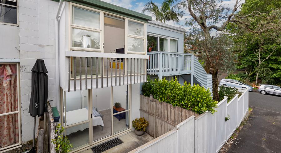  at 2/27 Don Croot Street, Western Springs, Auckland
