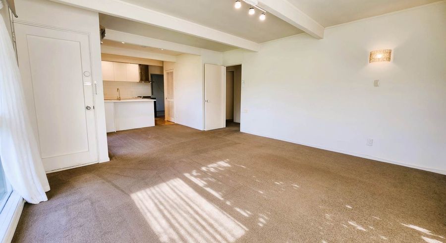  at 2/1 Corrella Road, Belmont, North Shore City, Auckland