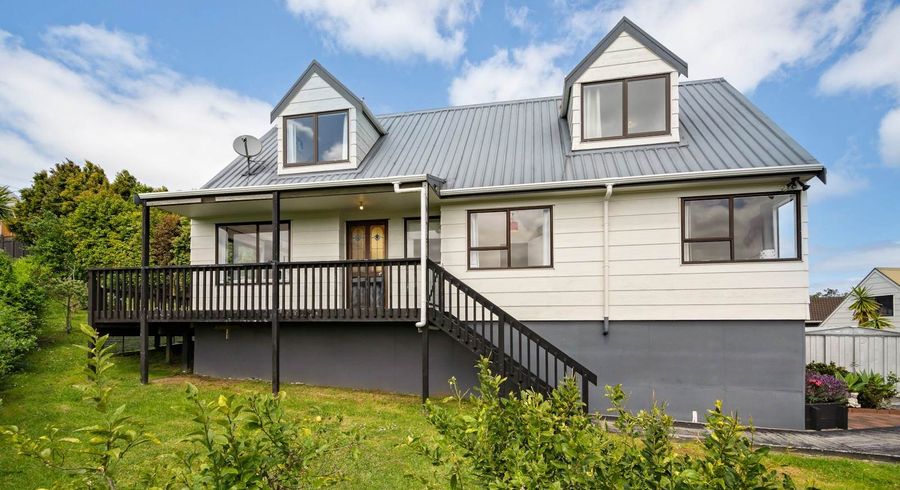  at 2/8 Sunward Rise, Glenfield, North Shore City, Auckland