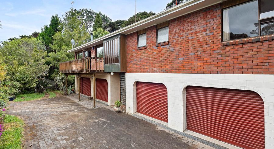  at 21 Onedin Place, Titirangi, Auckland
