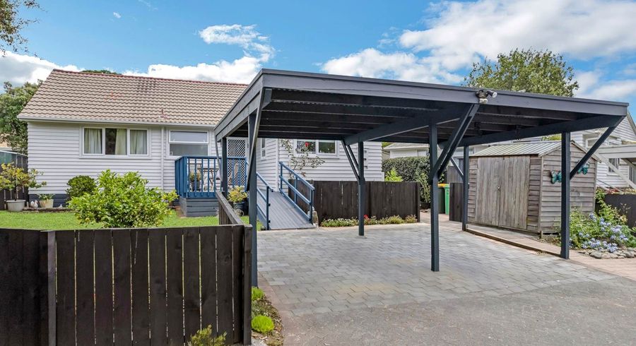  at 2/331 Royal Road, Massey, Auckland
