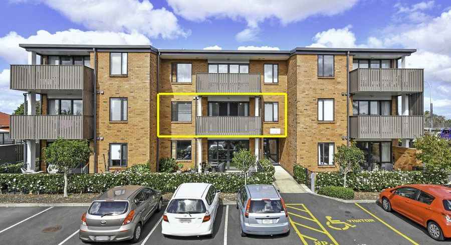  at 10/128 St George Street, Papatoetoe, Auckland