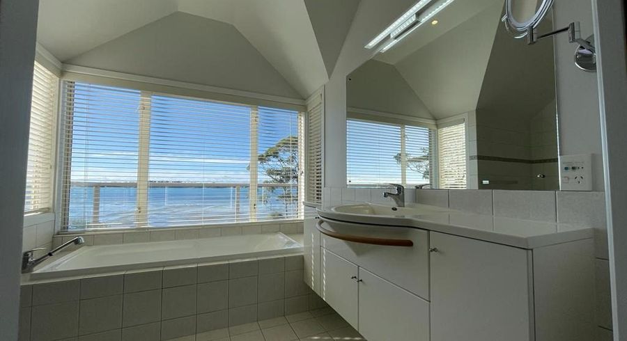  at 22 Vista Crescent, Glendowie, Auckland