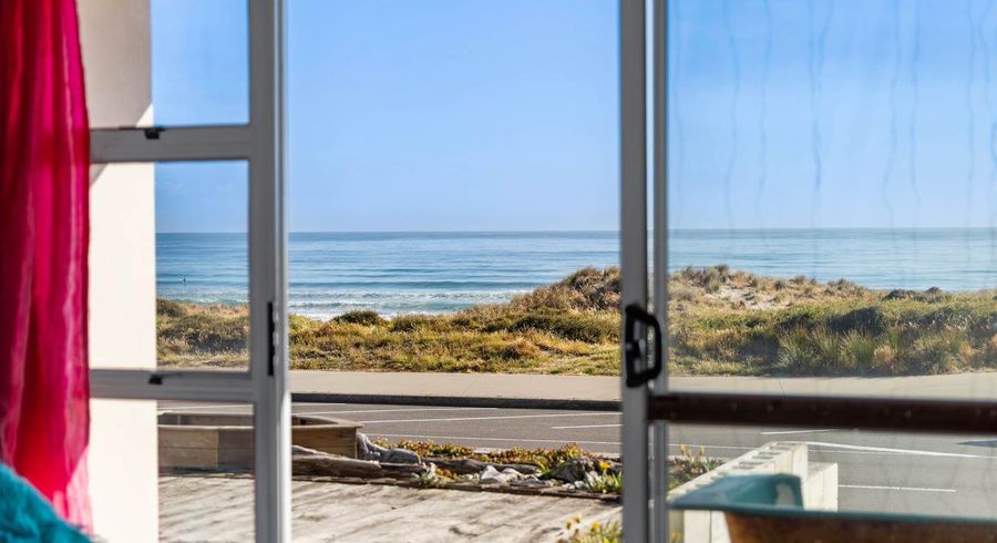  at Flat 2/204B Marine Parade, Mount Maunganui, Tauranga, Bay Of Plenty