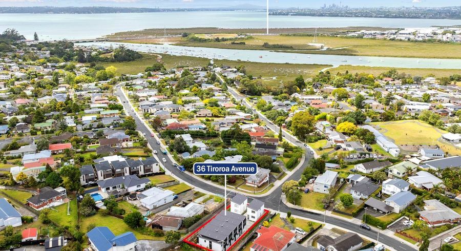  at 4 / 36 Tiroroa Avenue, Te Atatu South, Waitakere City, Auckland