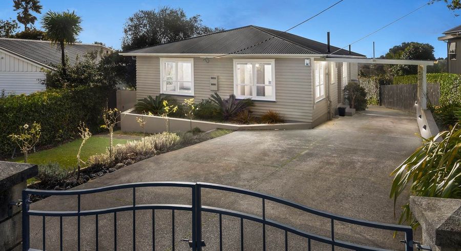  at 7 Highland Avenue, Titirangi, Waitakere City, Auckland