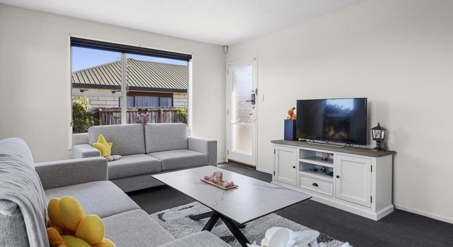  at 1/125 Prestons Road, Redwood, Christchurch