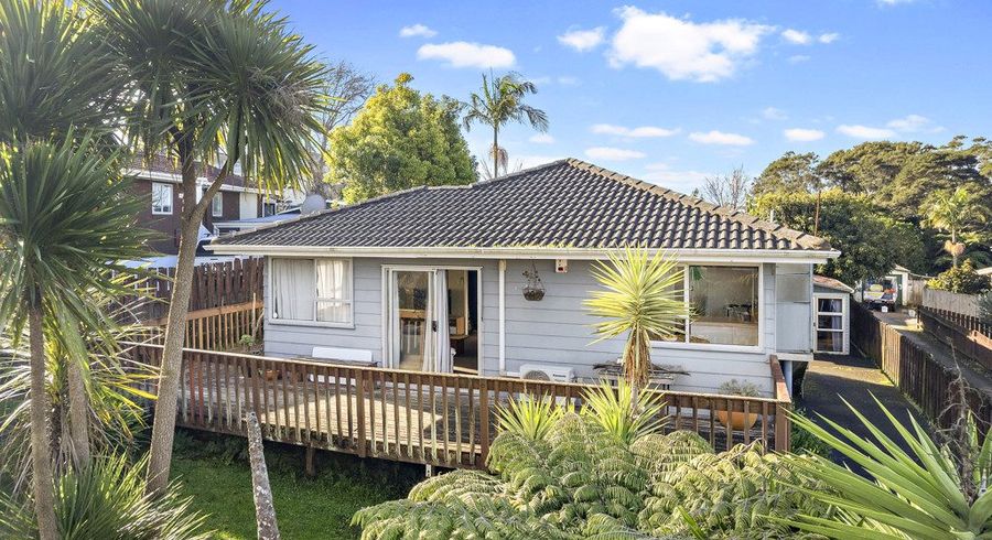  at 30 Newham Place, Henderson, Auckland
