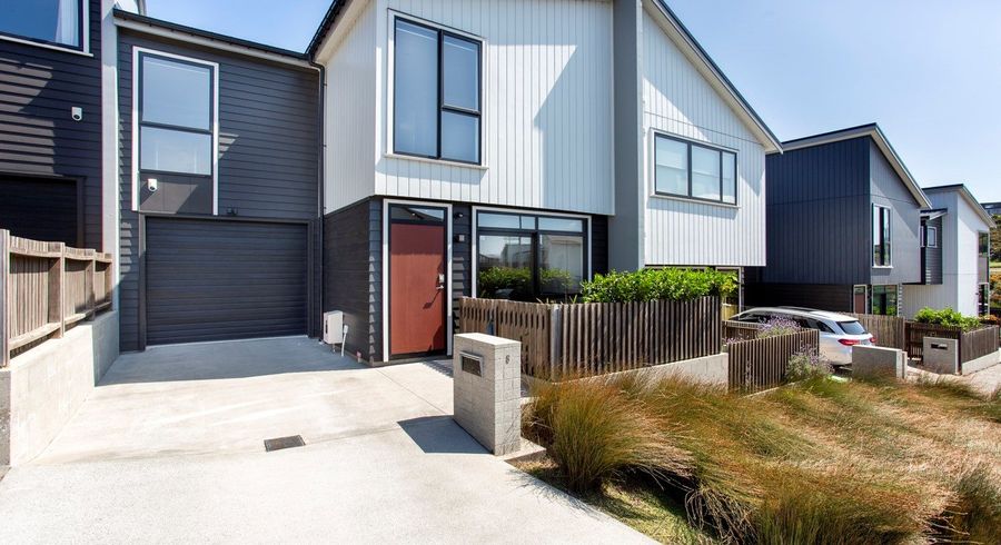  at 8 Killick Place, Long Bay, Auckland