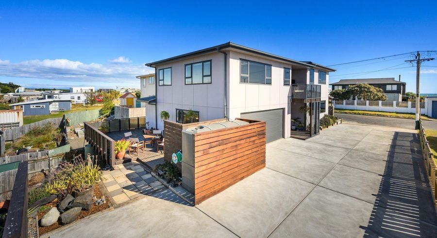  at 17 Marine Parade, Foxton Beach, Horowhenua, Manawatu / Whanganui