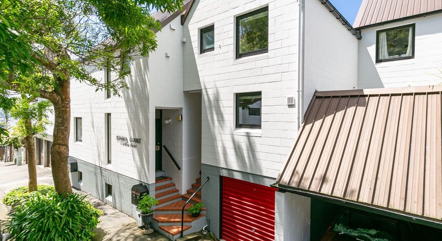  at 2/11 Pitarua Street, Thorndon, Wellington
