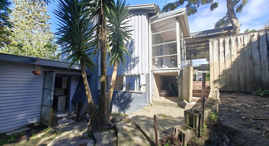  at 19 Golf Road, New Lynn, Waitakere City, Auckland