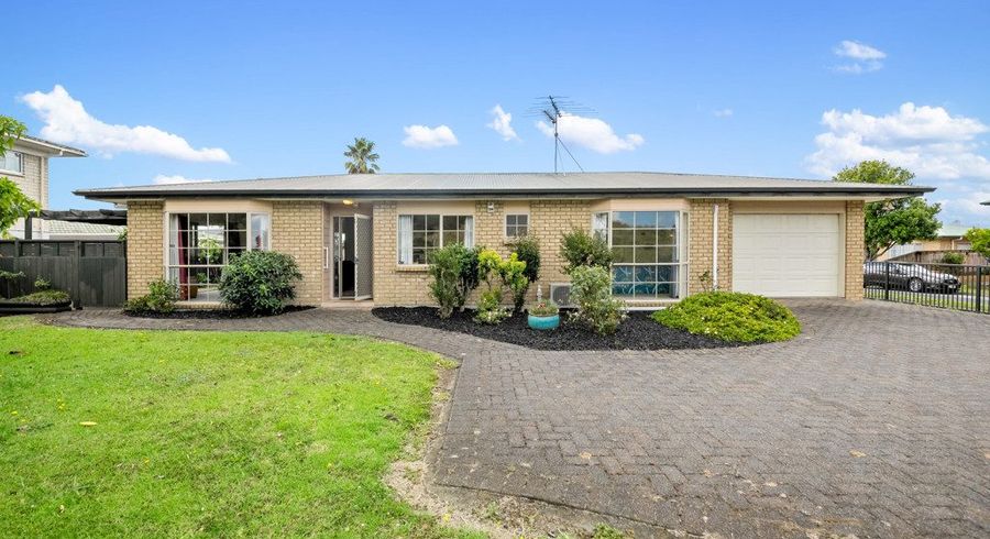  at 2 Hocken Place, Māngere Bridge, Auckland