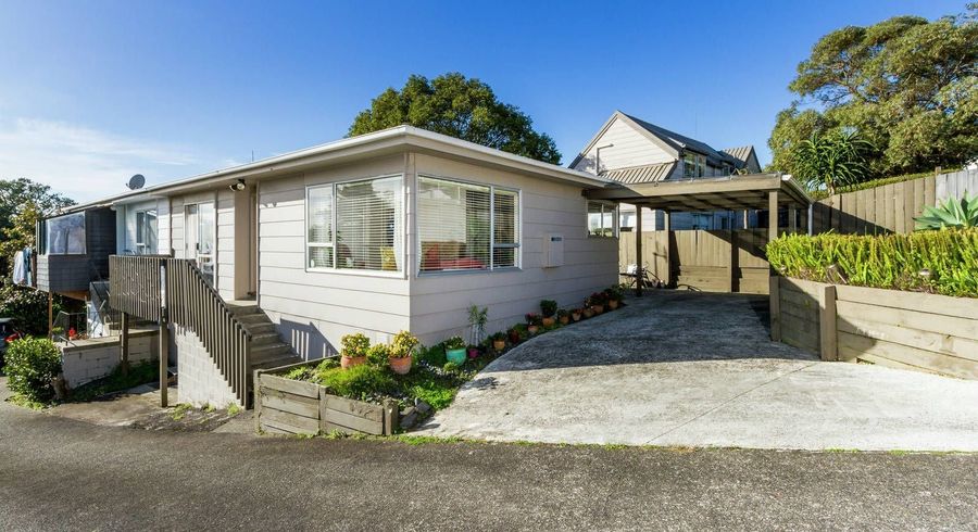  at 1/25 Mayall Avenue, Beach Haven, North Shore City, Auckland